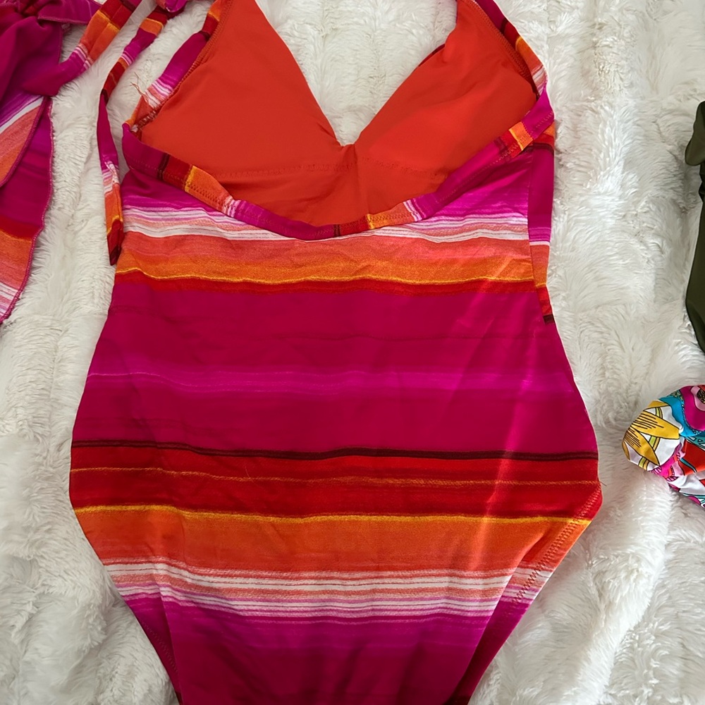 Trina Turk Soltice Stripe Plunge One-Piece (12) & Matching Sarong (small) - Picture 4 of 8